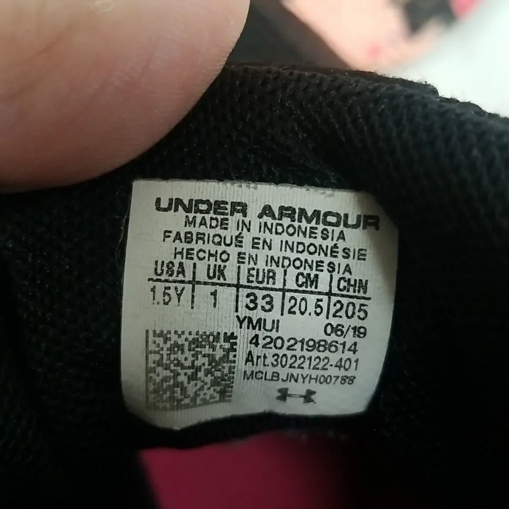 UNDER ARMOUR YOUTH SNEAKERS